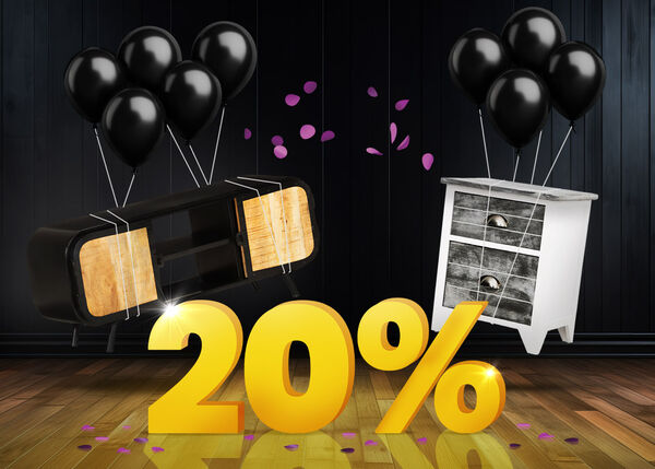 Crna TV konzola i bijeli pomoćni stolić s crnim balonima ispred svijetlo žutog znaka od 20% na tamnom drvenom podu.