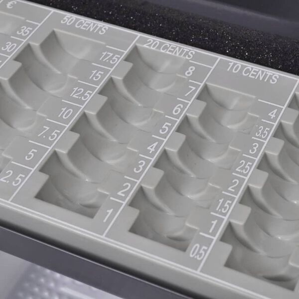 Kutija za novac s utorima za kovanice