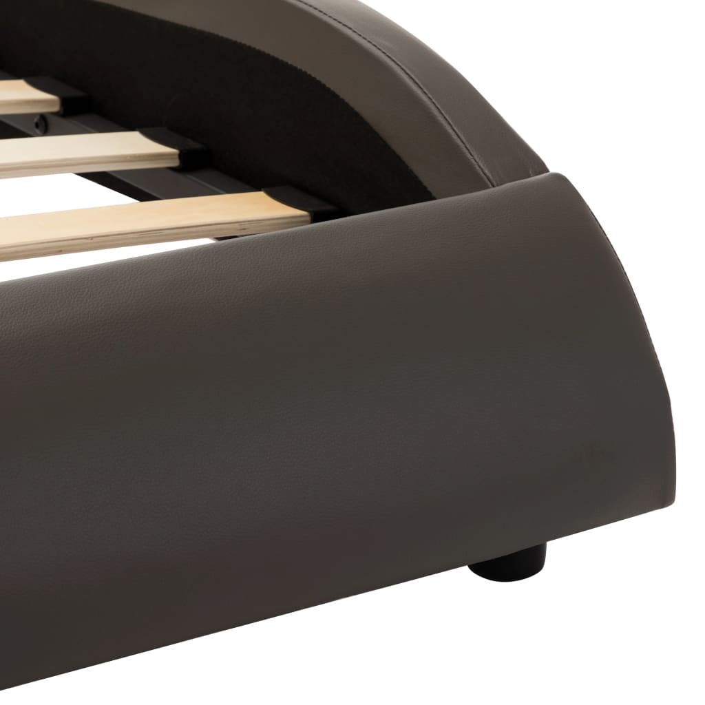 vidaXL Okvir za krevet od umjetne kože LED sivo-bijeli 140 x 200 cm